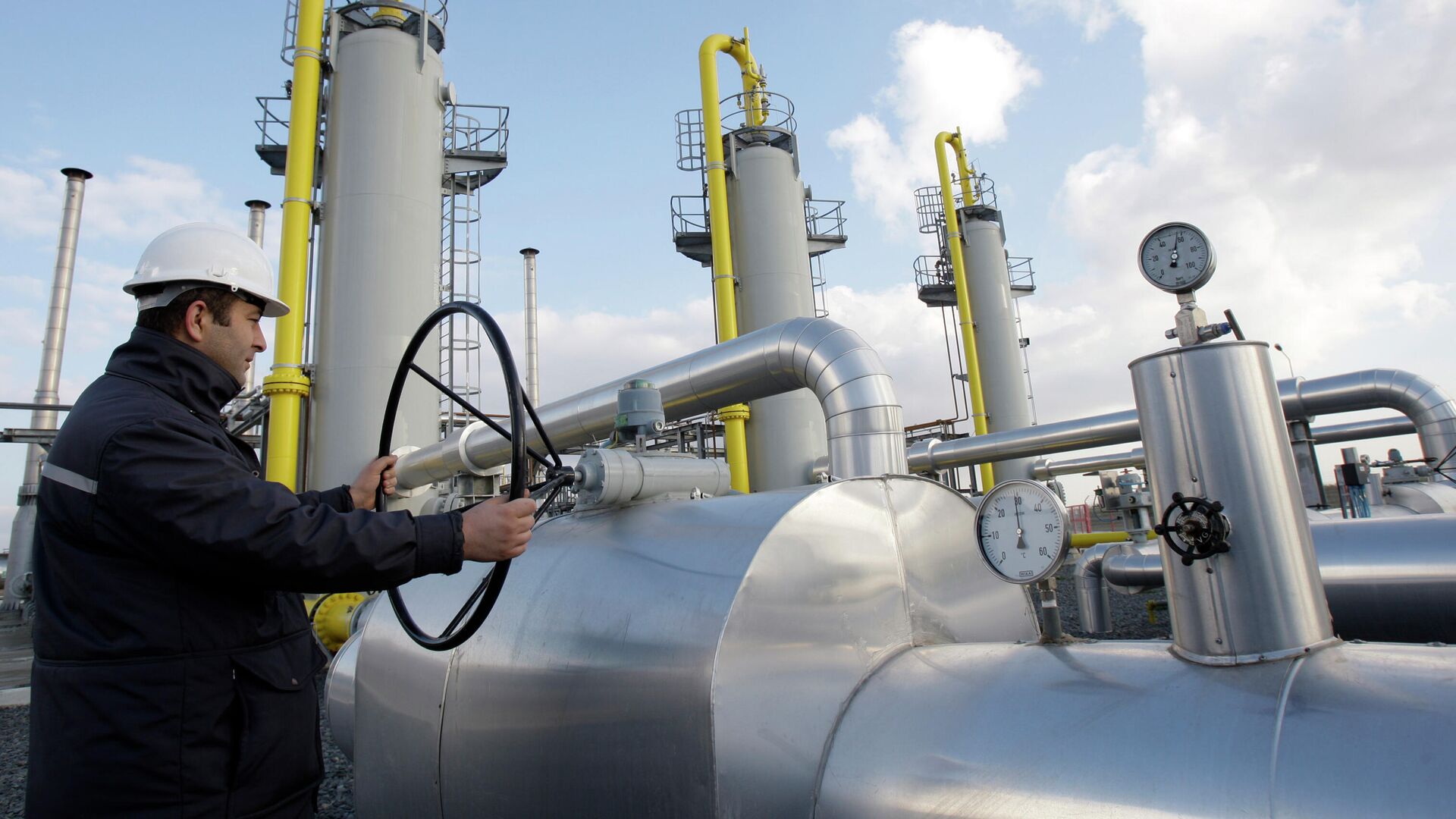 Almaniyanın dövlət enerji təşkilatı SOCAR-la 10 illik müqavilə imzalayıb