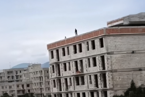 Ağdamda maaşını ala bilməyən vətəndaş intihara cəhd edib