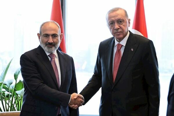 Ərdoğan Paşinyanla danışdı