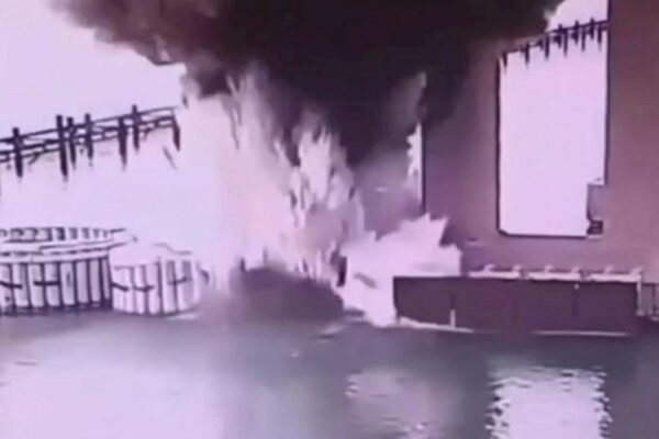 Ukrayna Krım körpüsünü partlatdı – Video