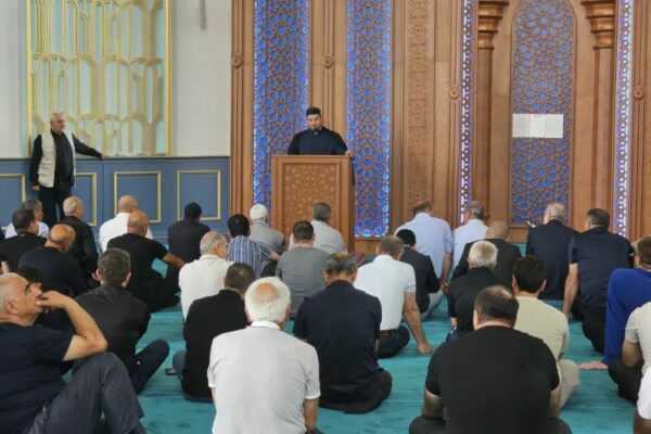 Naxçıvanda Qurban bayramı münasibətilə bayram namazı qılınıb