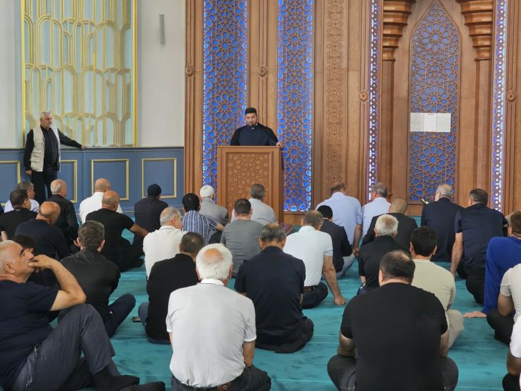 Naxçıvanda Qurban bayramı münasibətilə bayram namazı qılınıb