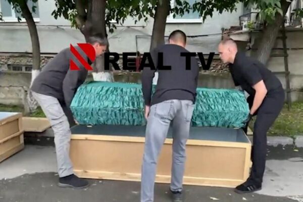 Rusiyada öldürülən qardaşların nəşi təhvil verildi – Video