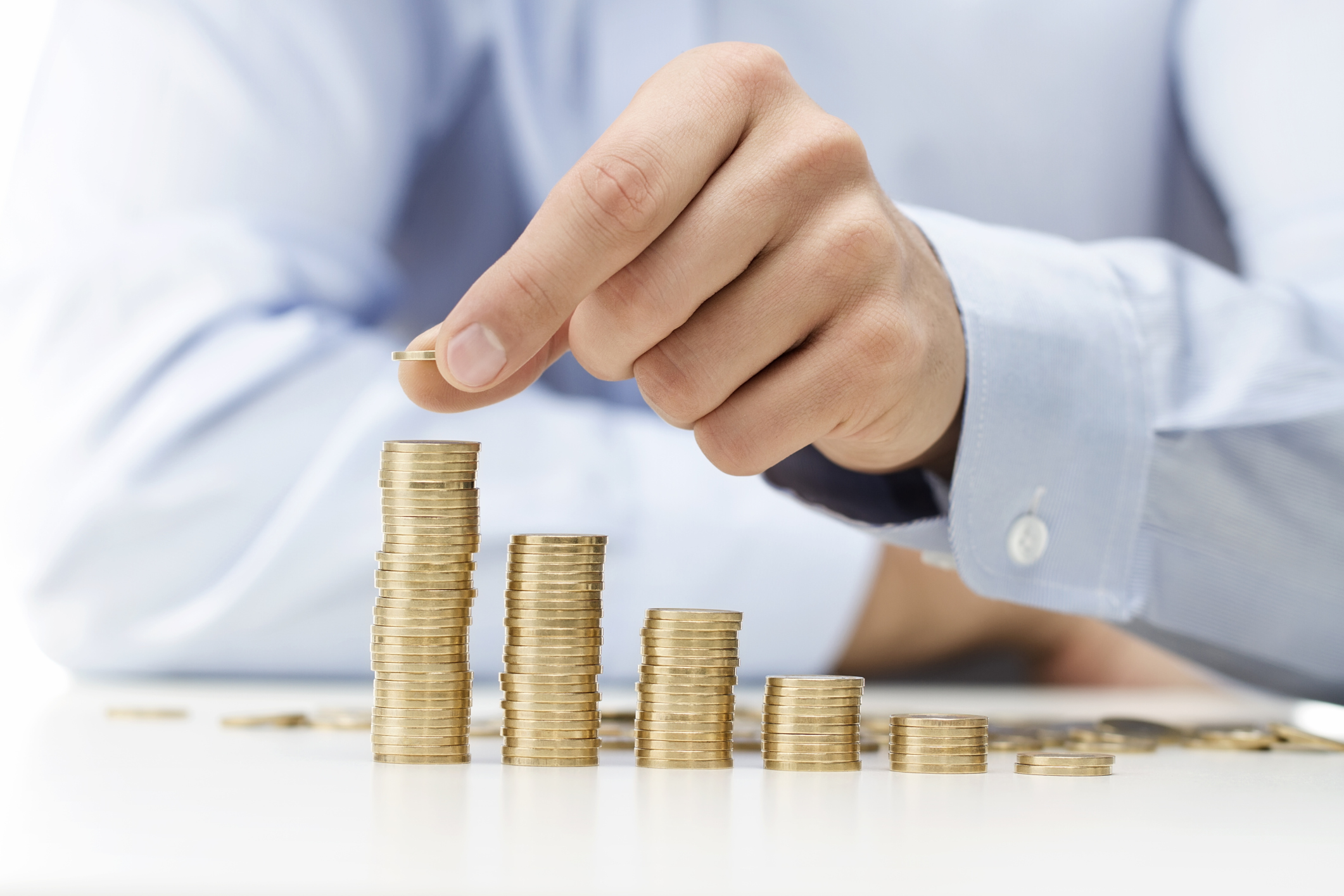 Orta aylıq əməkhaqqının 1350 manatı keçməsi reallığı əks etdirirmi?