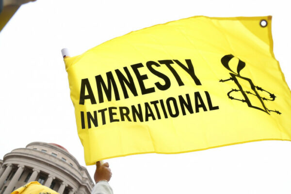 “Amnesty International”: Azərbaycanda müstəqil media qurumu qalmayıb