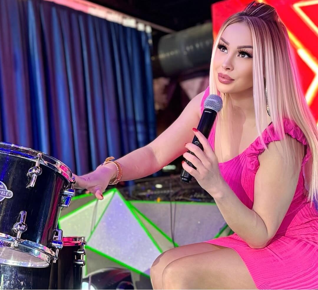 Müğənni Dəniz: “5 dəqiqəyə 10 min manat qazanıram” – Toy qiymətini açıqlandı