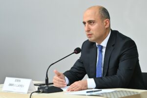Emin Əmrullayev: “Biz uşaq bağçası idarə etmirik, kim həyəcanlanırsa, ona ikinci şans verə bilmərik”