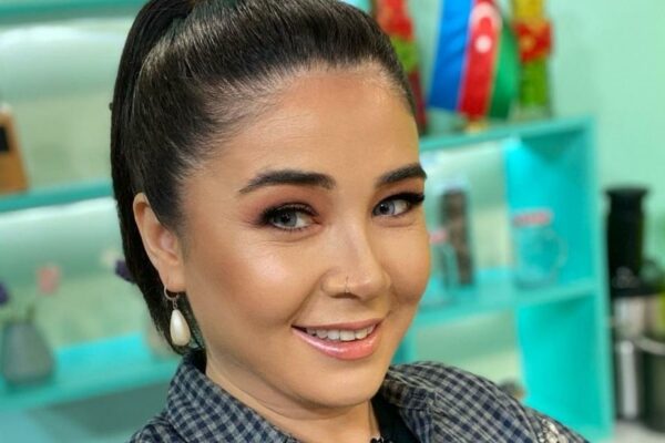 Elnarə Xəlilova:”Ailəm, 4 övladım olmasının paxıllığını çəkirlər”