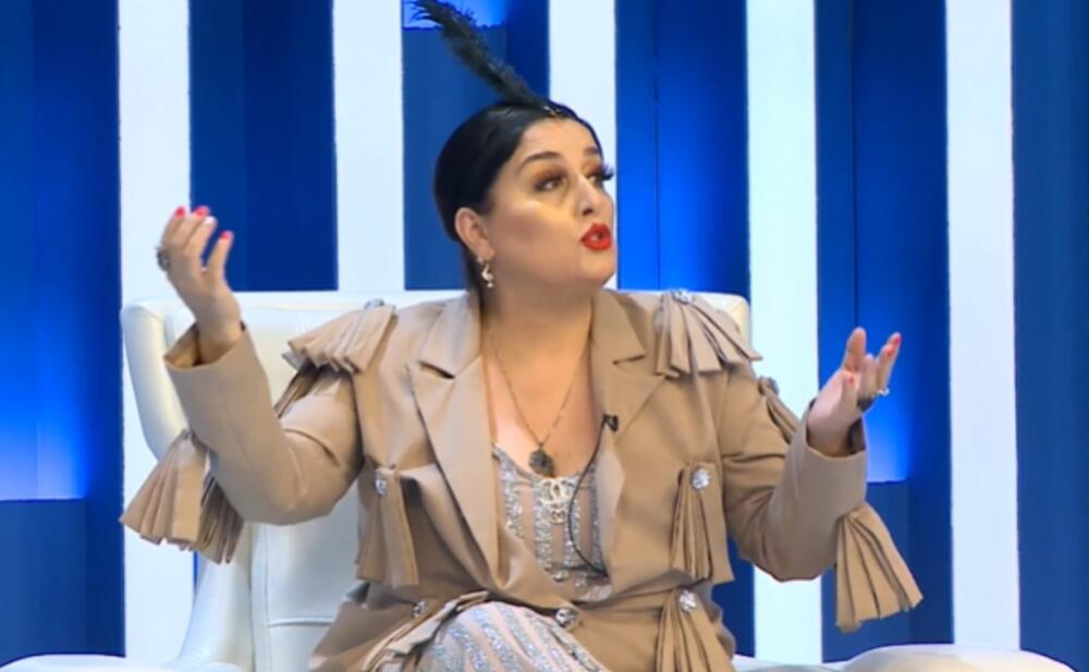 Elza Seyidcahan:”Anama nifrətlə baxırdım”