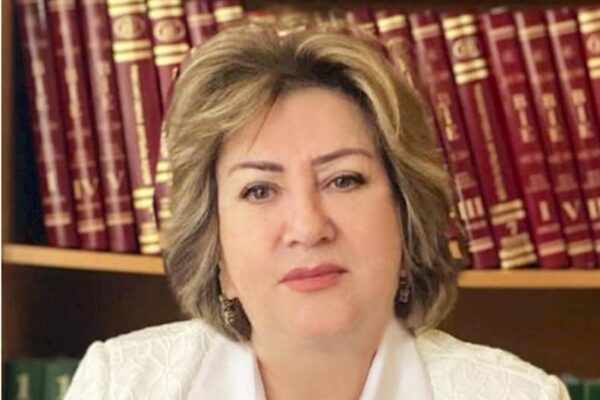 Maşınını xadimələrə yudurdan məktəb direktoru işdən çıxarıldı