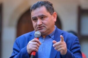 “Nəvəmi çimizdirmək istəyirik, düşürəm su daşımağa”