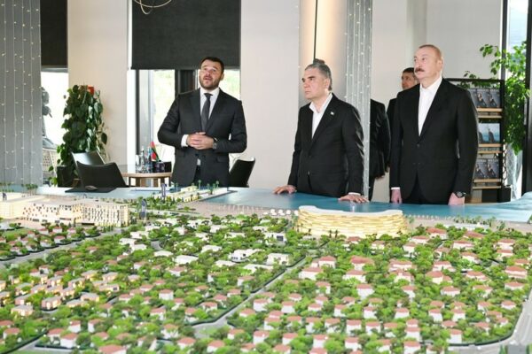 İlham Əliyev və Qurbanqulu Berdiməhəmmədov “Sea Breeze”də olublar – Foto