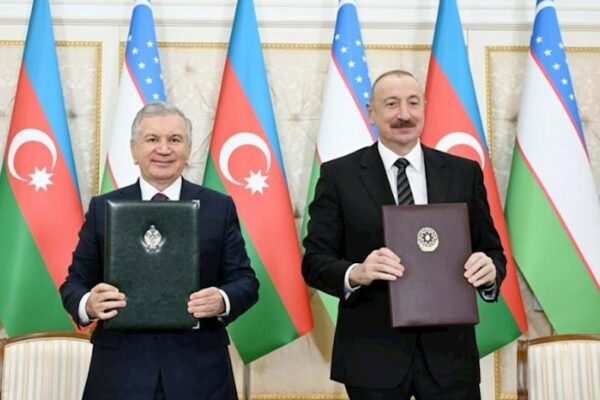Azərbaycan ilə Özbəkistan arasında imzalanmış sənədlər mübadilə edildi