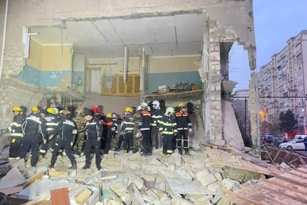 FHN partlayış olan binanı 6 ay sonra təmir etməyə başlayıb – 239 min ayrıldı