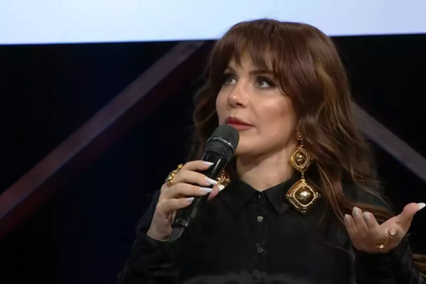 Xatun:”Türkanı o çevrəsindən qurtulmağına görə alqışlayıram”