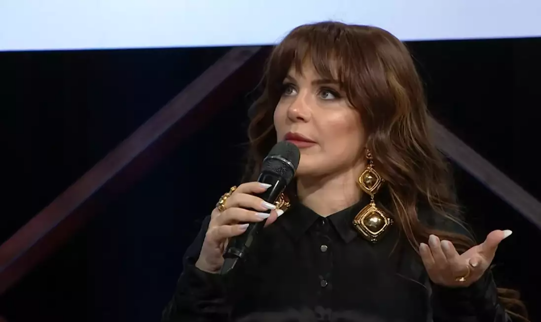 Xatun:”Türkanı o çevrəsindən qurtulmağına görə alqışlayıram”