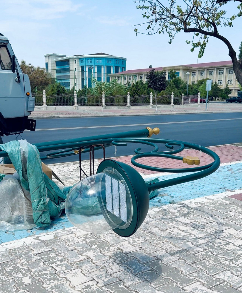Naxçıvan şəhərində işıqlandırmanın yaxşılaşdırılması üçün yeni işıq dirəkləri quraşdırılır