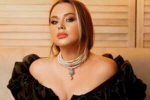 Xatirə İslamın yeni imici izləyicilər arasında səs-küy yaratdı – Fotolar