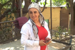 Cəlilabadda qadın ona hücum edən çaqqalı əlləri ilə öldürdü – Video