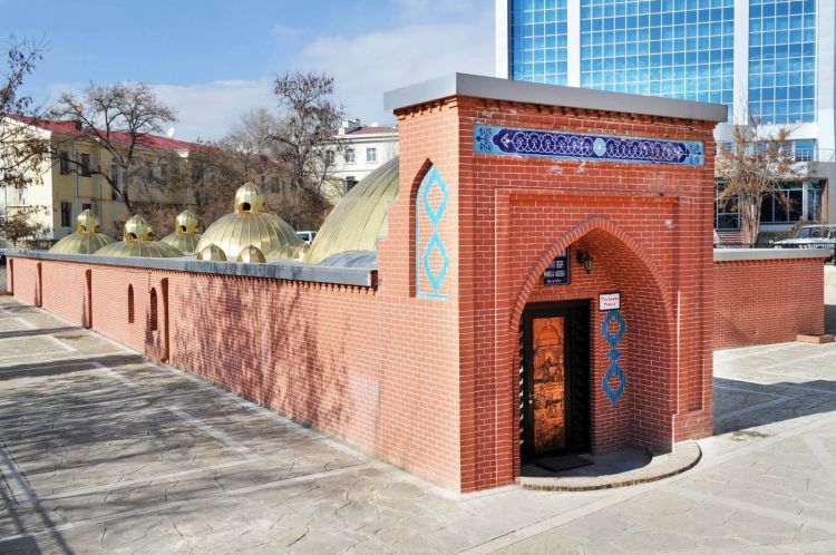 Naxçıvan şəhərindəki “İsmayıl Xan hamamı” nın bərpası istiqamətində işlərə başlanılıb